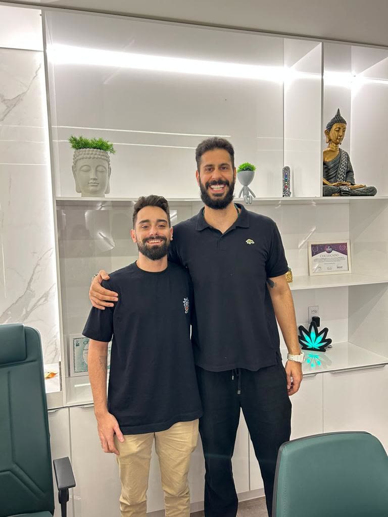 Dr. Pedro Melo Filho e Dr. Flávio de Sousa Castagna, médicos da Clínica CBDoctors